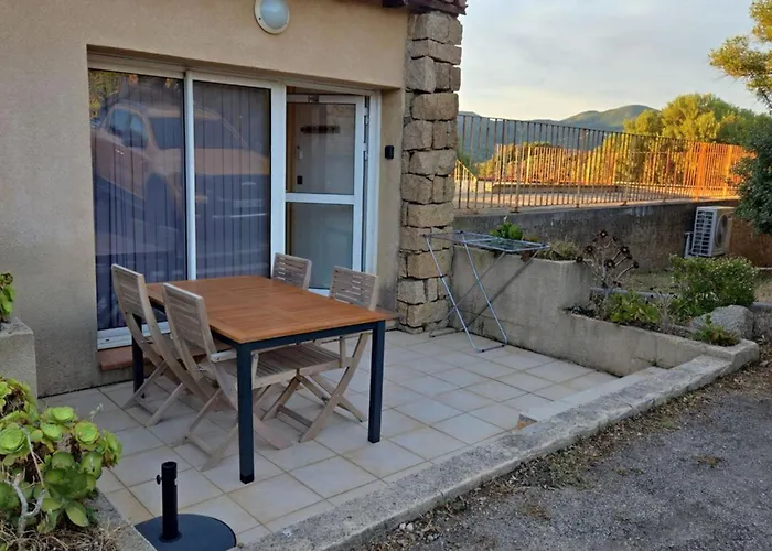 New Superbe F2 Refait A Neuf Confort Avec Piscine Et A Pied Serra-di-Ferro (Corsica)