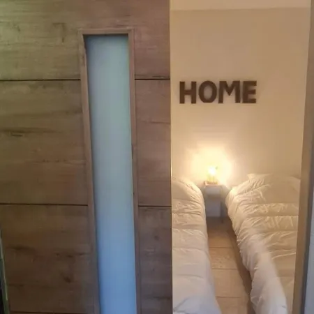 New Superbe F2 Refait A Neuf Confort Dans Avec Piscine Apartment