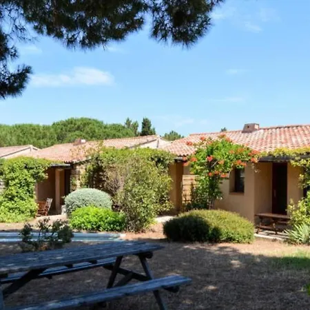 New Superbe F2 Refait A Neuf Tout Confort Avec Piscine Et Mer A Pied Serra-di-Ferro (Corsica)