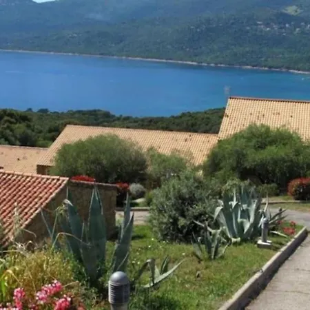New Superbe F2 Refait A Neuf Confort Avec Piscine Et A Pied * Serra-di-Ferro (Corsica)