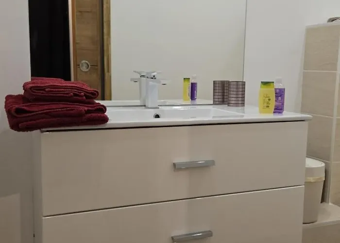 New Superbe F2 refait à neuf tout confort dans résidence avec piscine Apartamento *