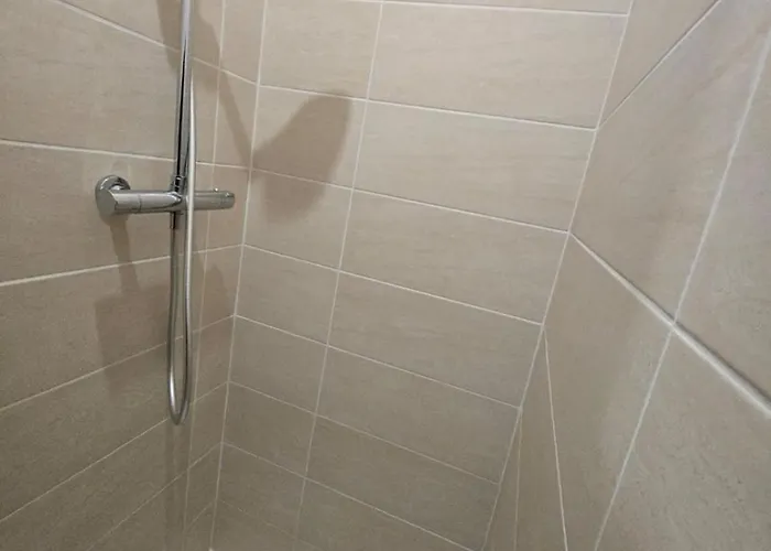 New Superbe F2 refait à neuf tout confort dans résidence avec piscine * Serra-di-Ferro (Corsica)