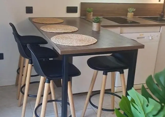 New Superbe F2 Refait A Neuf Tout Confort Avec Piscine Et Mer A Pied Apartment