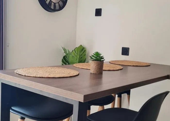 Apartamento New Superbe F2 refait à neuf tout confort dans résidence avec piscine *