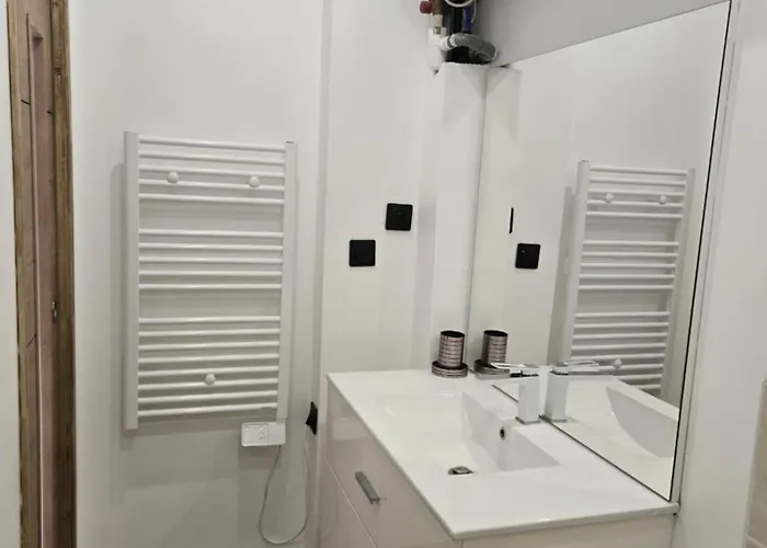 Apartment New Superbe F2 Refait A Neuf Tout Confort Avec Piscine Et Mer A Pied